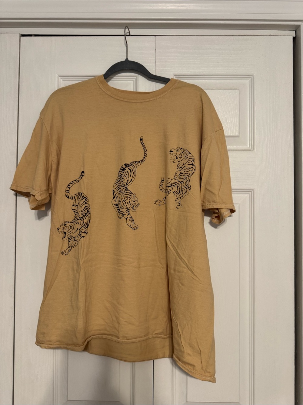 Women's Tan Tiger Graphic Tee